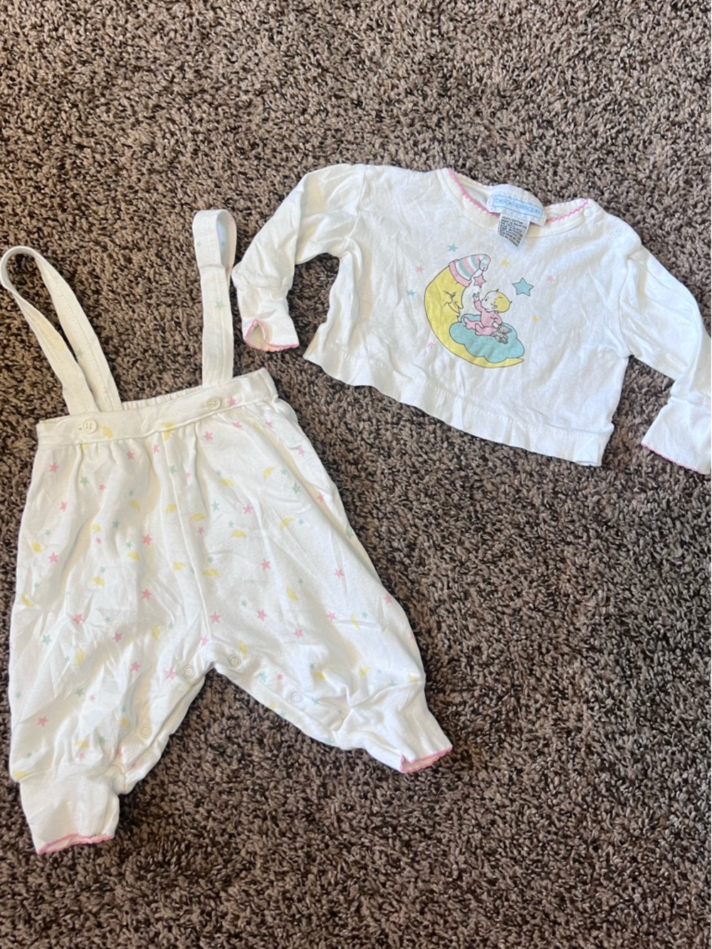 Vintage 90s White Baby Two-Piece Outfit with Pastel Star Print and Moon Graphic